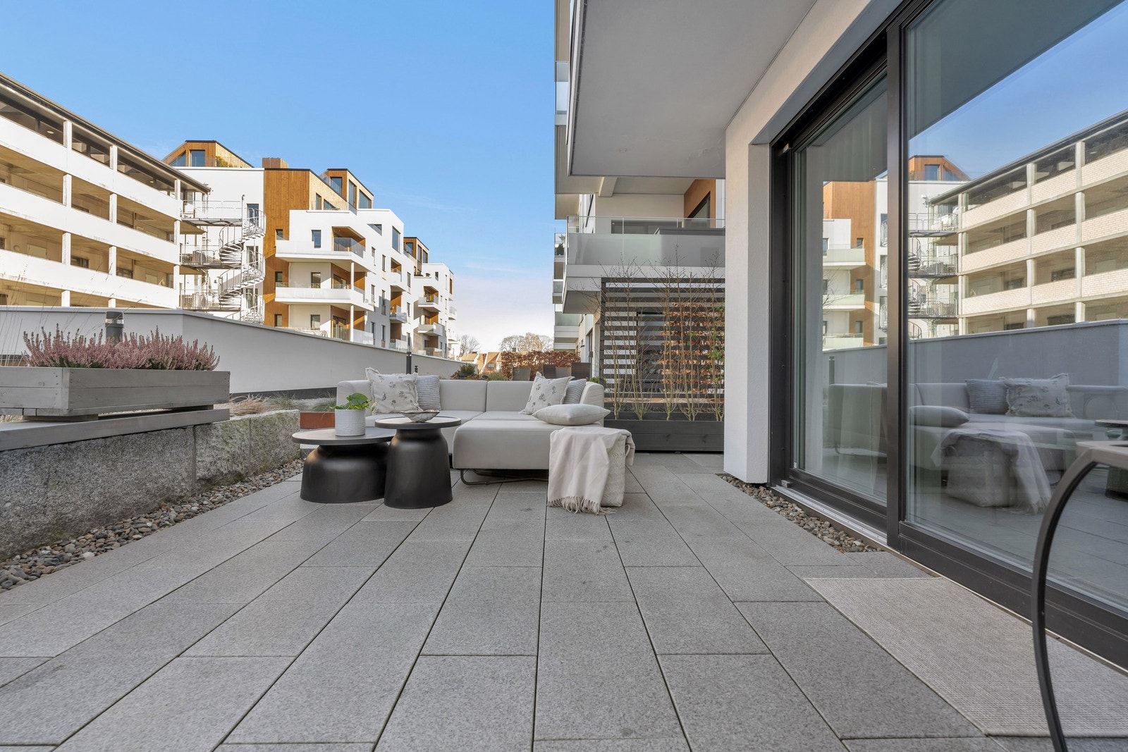 Stor og fin uteplass. Galleribilde