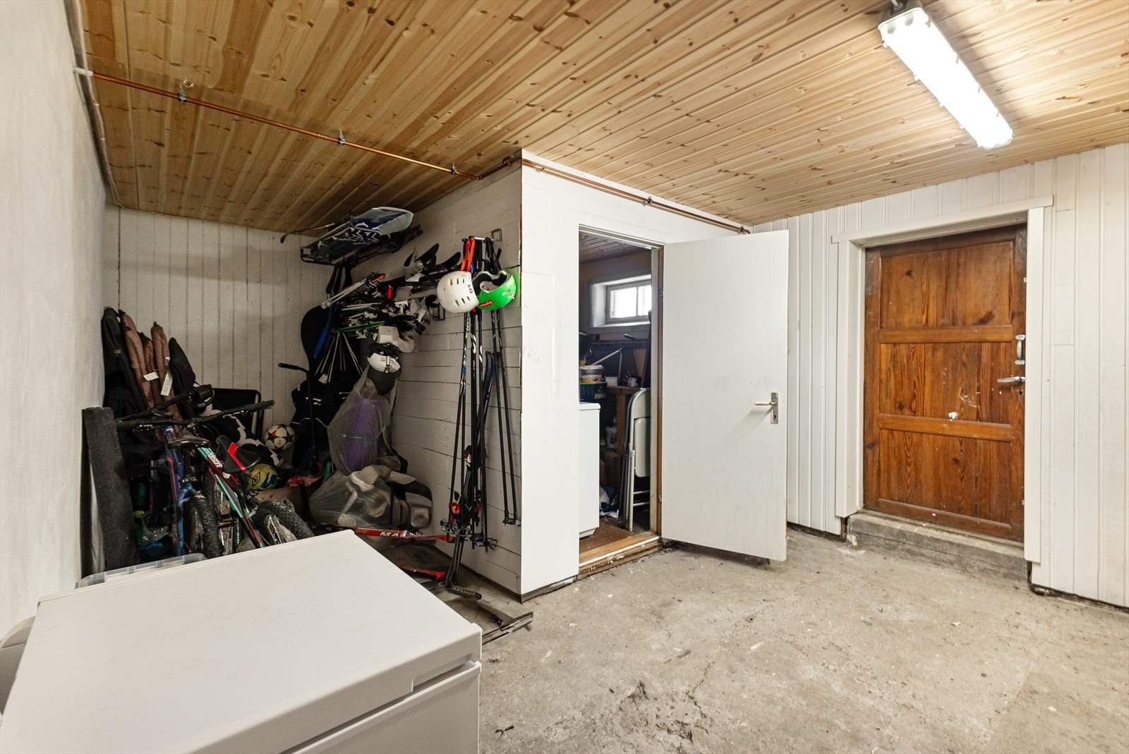 Rom i kjeller. NB! Boligen leies ut i dag. Galleribilde