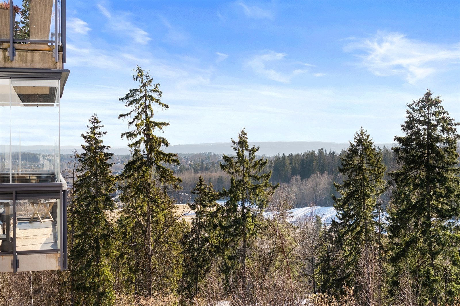 På balkongen sitter du skjermet, rett utenfor din egen stue. Galleribilde