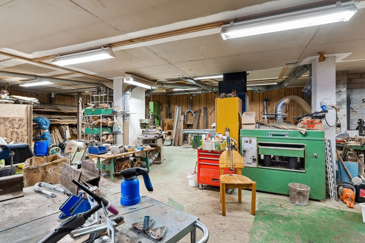 Snekkerverkstedet. Galleribilde