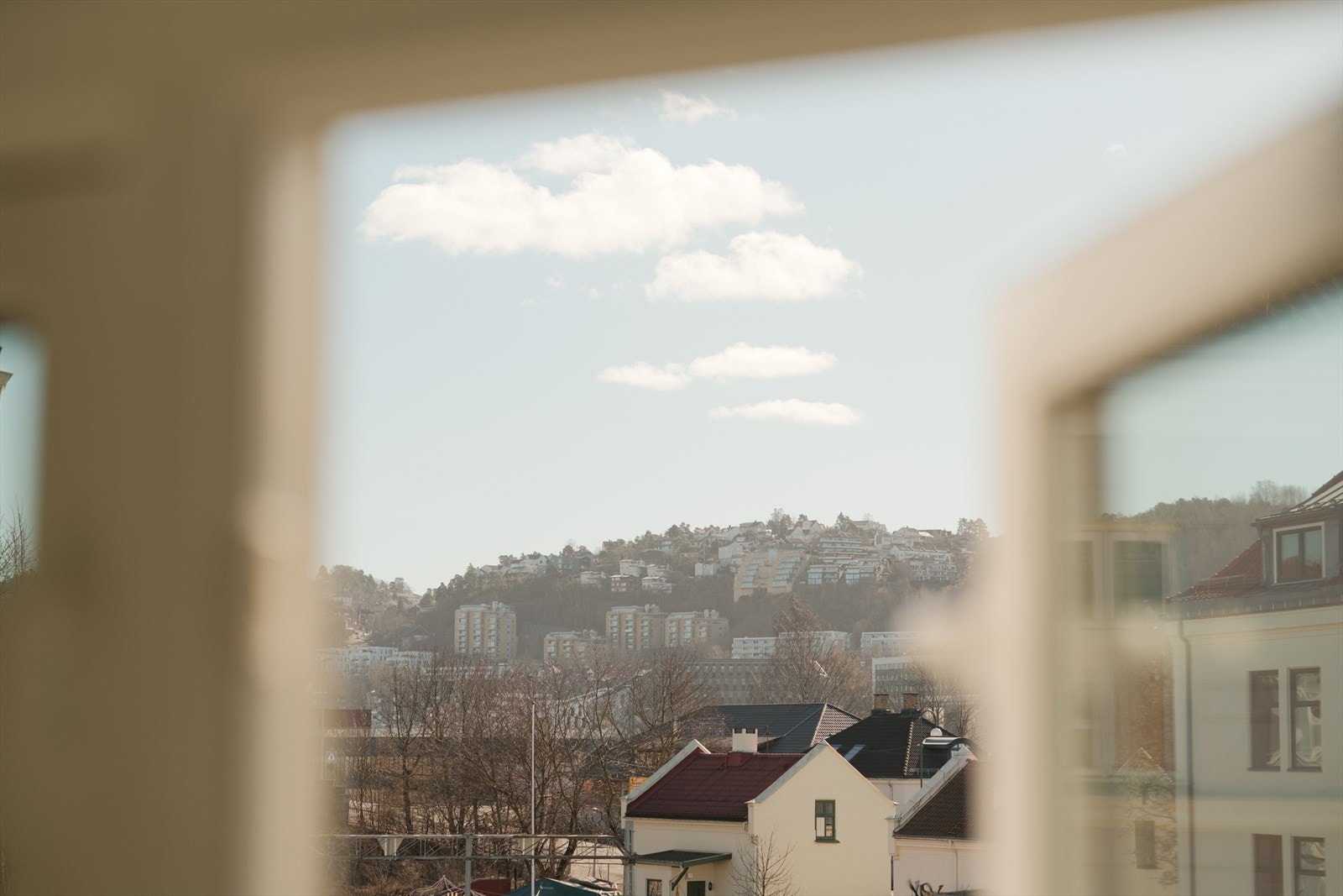 Her bor man høyt og fritt med lite innsyn og mye utsyn. Galleribilde