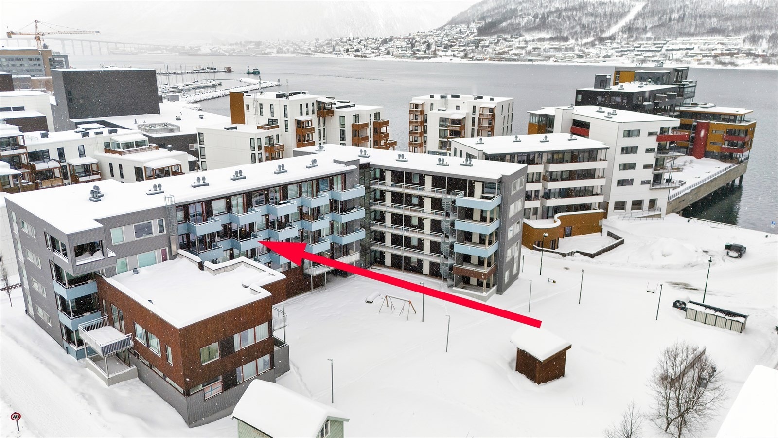 Boområdet Strandkanten er svært attraktivt, med sentrum i umiddelbar nærhet, maritimt bomiljø og gode solforhold. Galleribilde