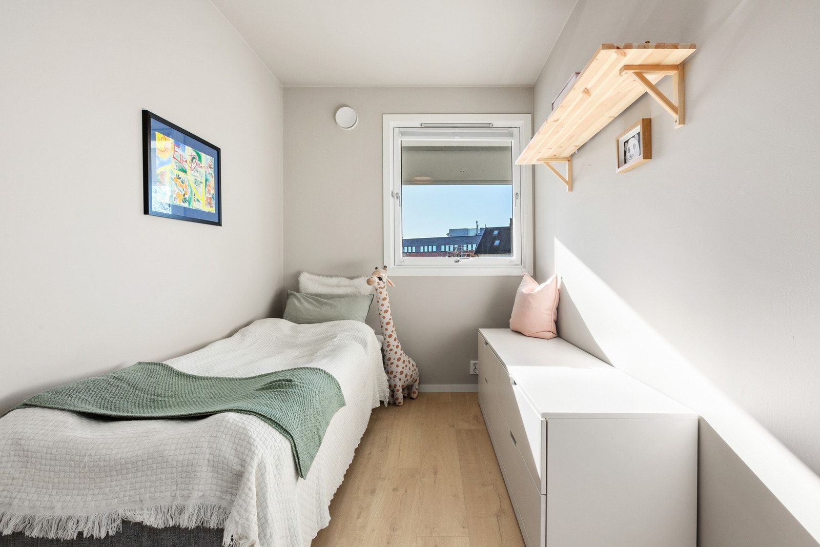 Det minste soverommet egner seg godt som barnerom eller hjemmekontor. Galleribilde