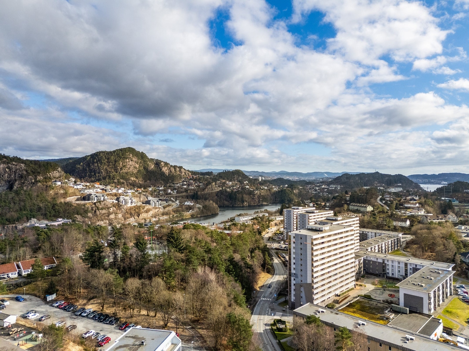 Dette kan bli ditt nabolag, med fine naturomgivelser og kort vei til fasiliteter bydelen har å tilby Galleribilde