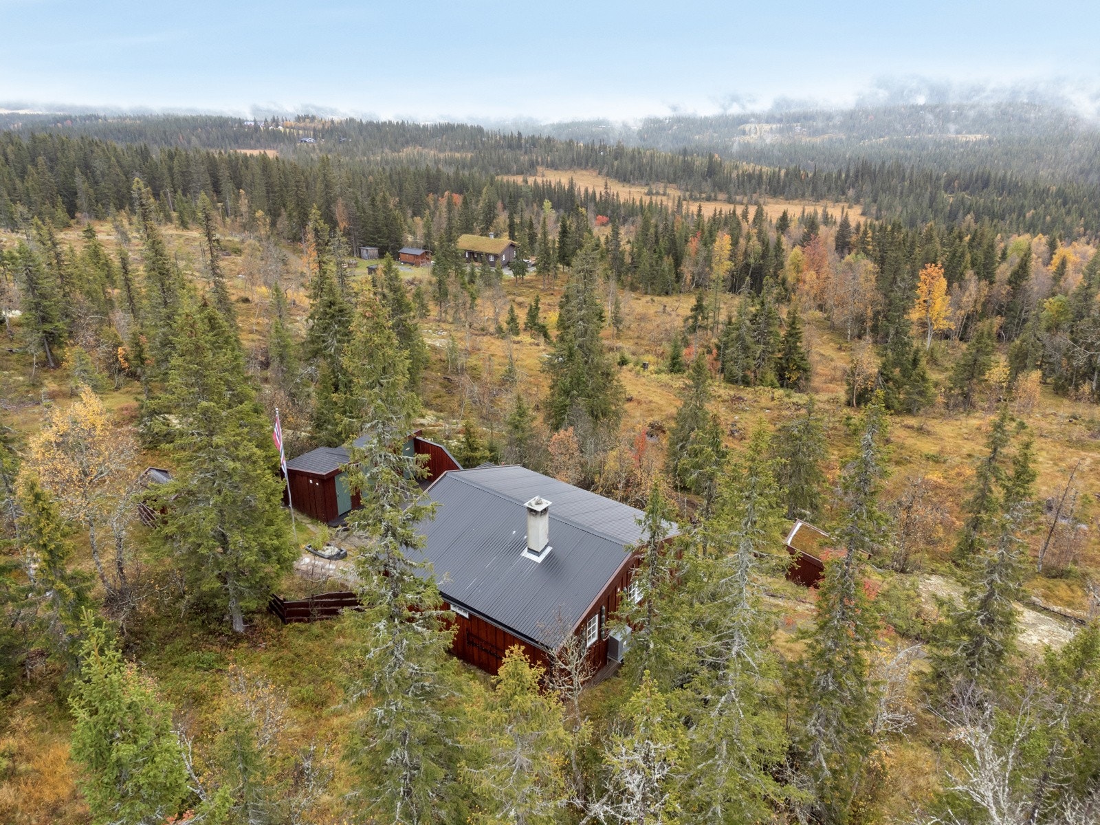 Området er kjent for et stort og meget bra løypenett som korresponderer med hele Synnfjellets løypenett. Kort avstand til snaufjellet. Galleribilde