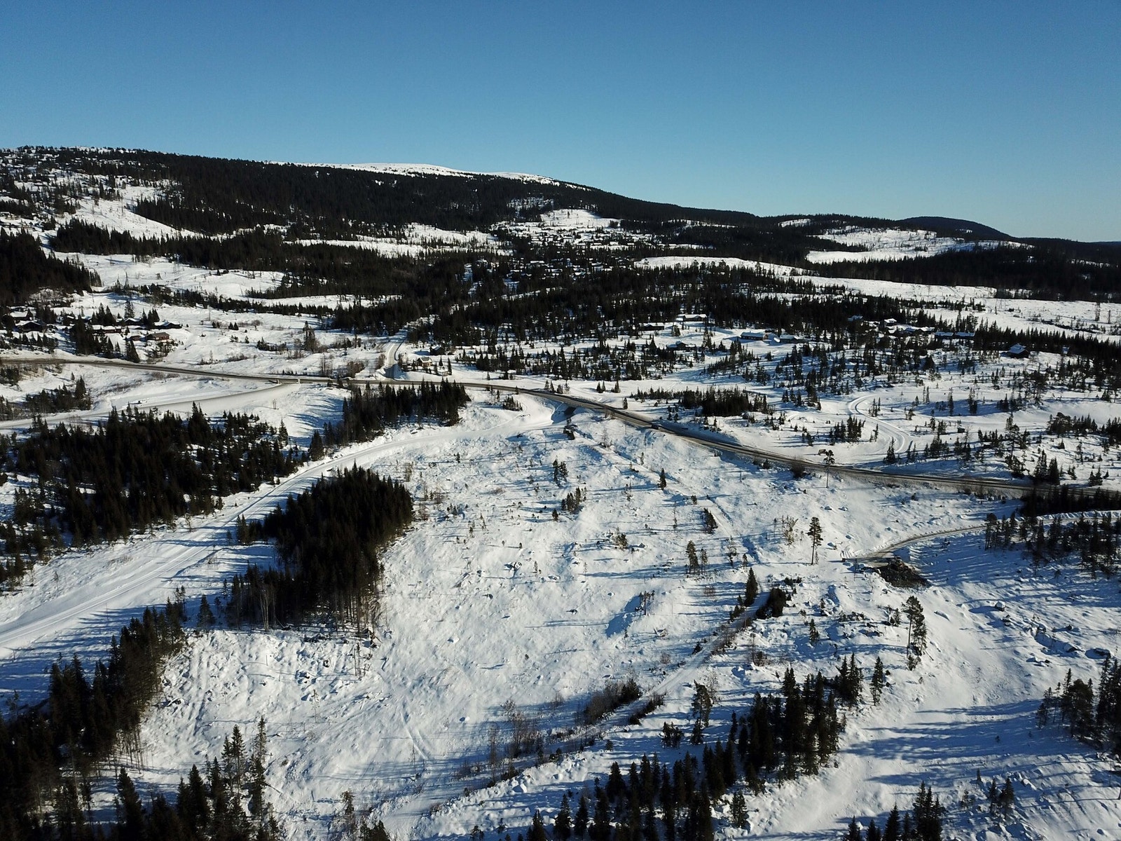 Dronefoto over tomteområdet mot øst Galleribilde