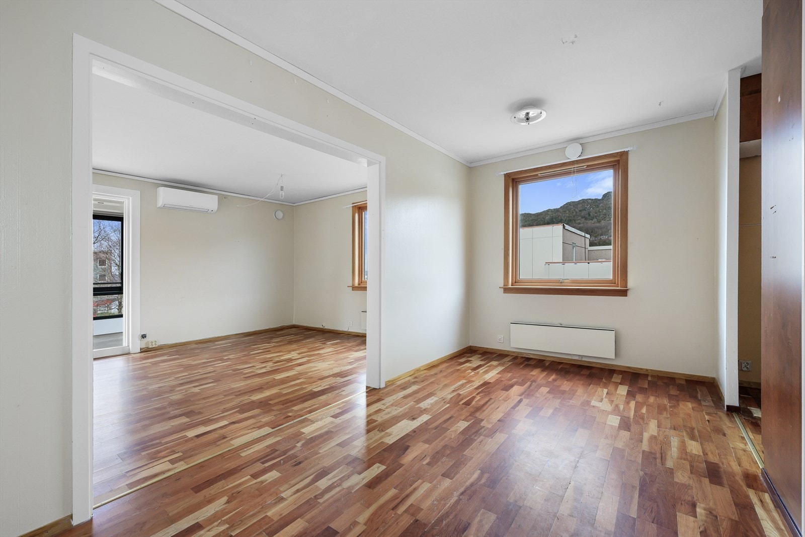 Spisestue ca 11,3m² Galleribilde