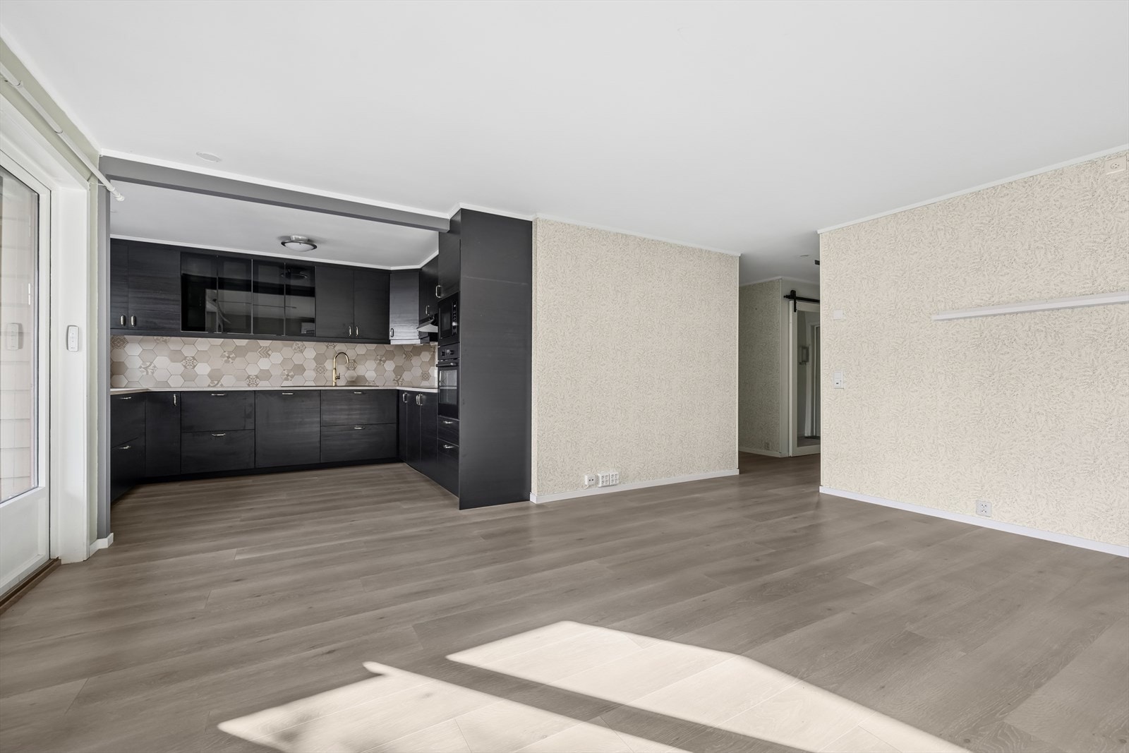 DNB Eiendom v/ Kari-Anne Haugan og Nina Klæbo Rustad har gleden av å presentere Drammensveien 7A! Galleribilde