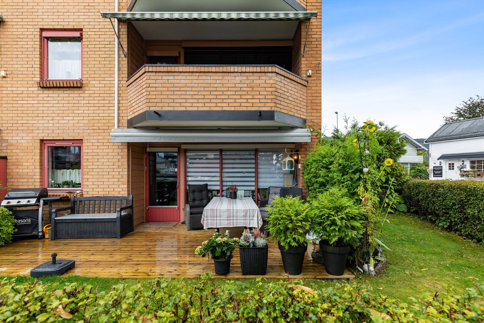 Tiltalende 3-roms selveierleilighet med sentral og skjermet beliggenhet. Enkel adkomst. Galleribilde