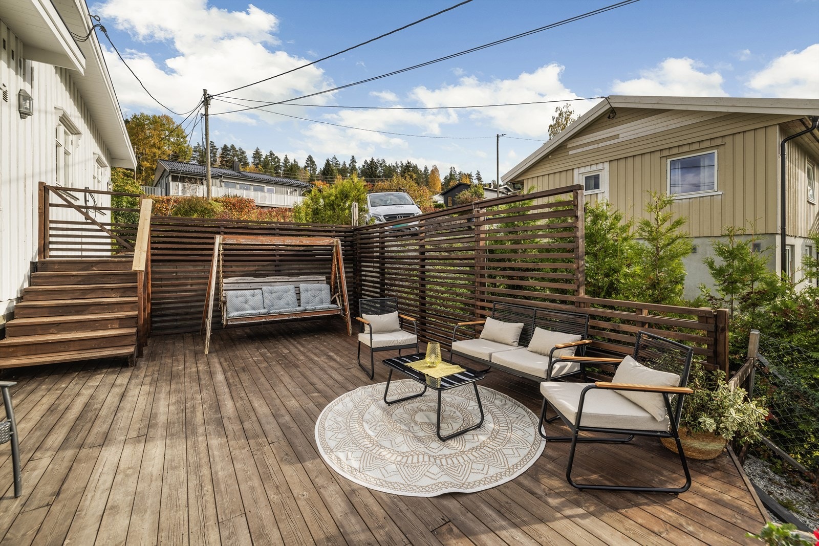 Terrassen byr på god plass til ulike soner. Galleribilde