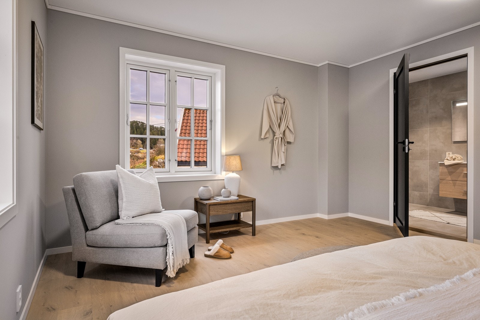 - Fremstår med smakfulle farge- og materialvalg - Galleribilde