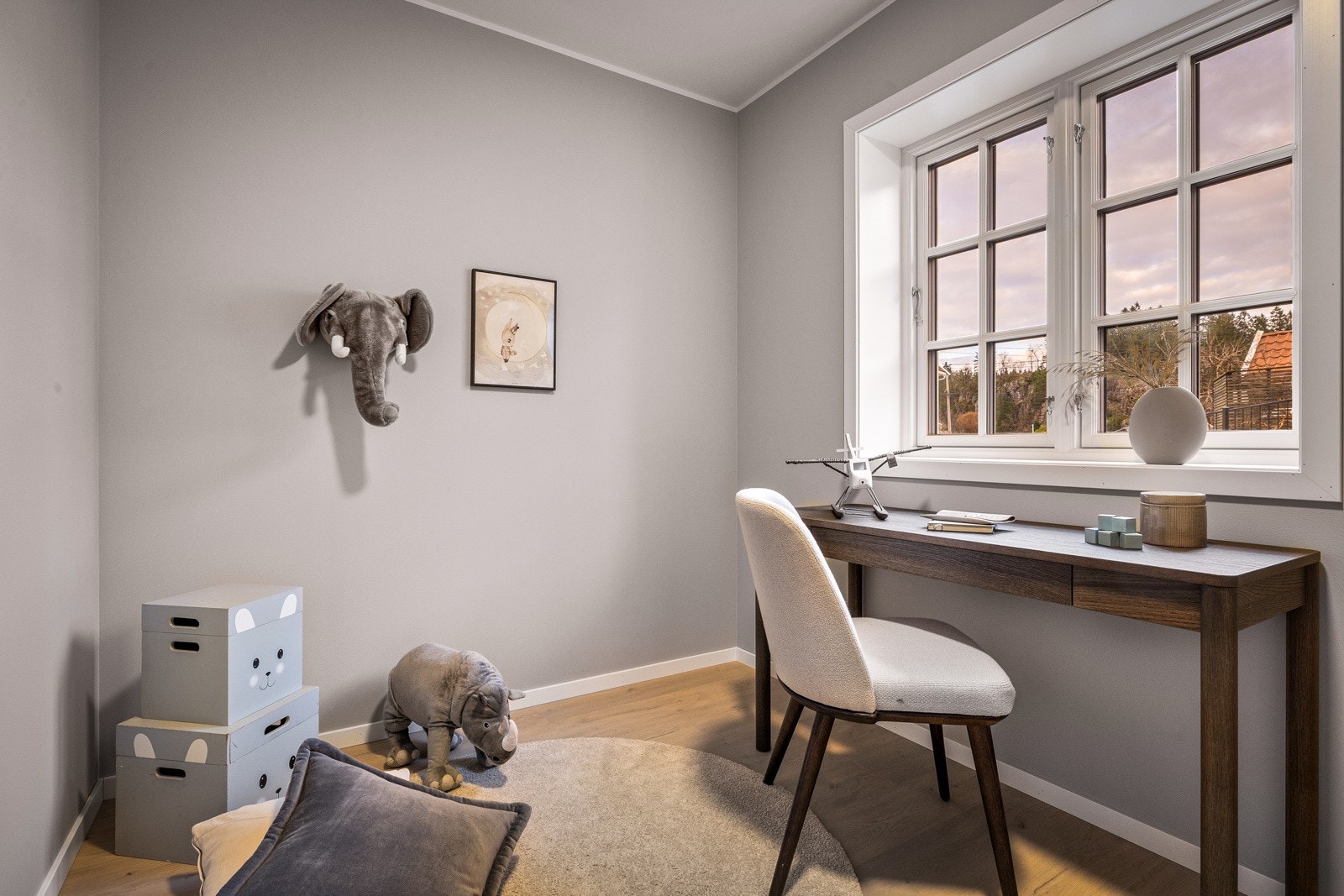 - Fleksibelt rom med gode muligheter - perfekt som både soverom og kontor - Galleribilde