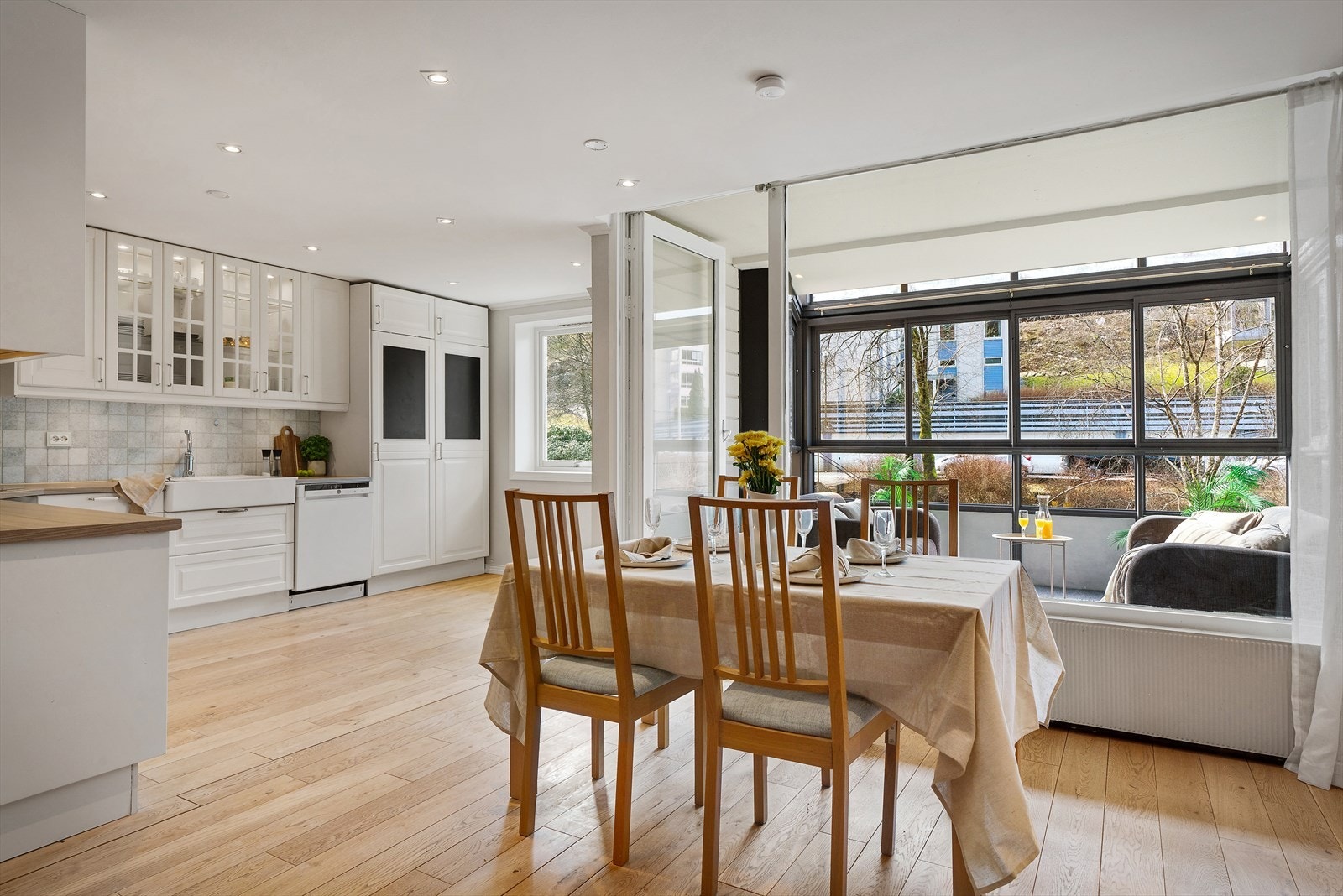 - Innvendig overflater er jevnlig vedlikeholdt - Galleribilde