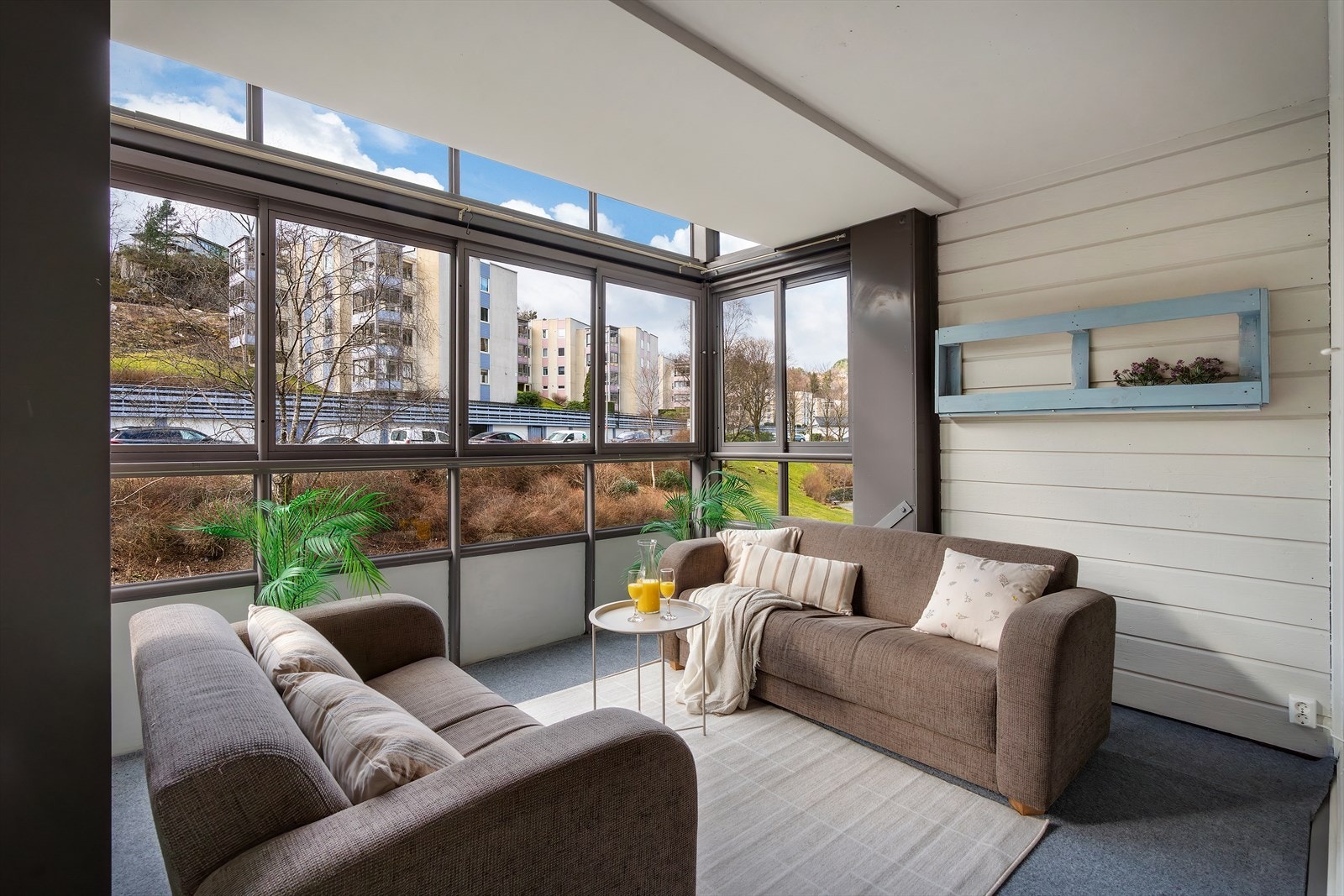 - Innglasset balkong på 11 m² - en fantastisk forlengelse av stuen - Galleribilde