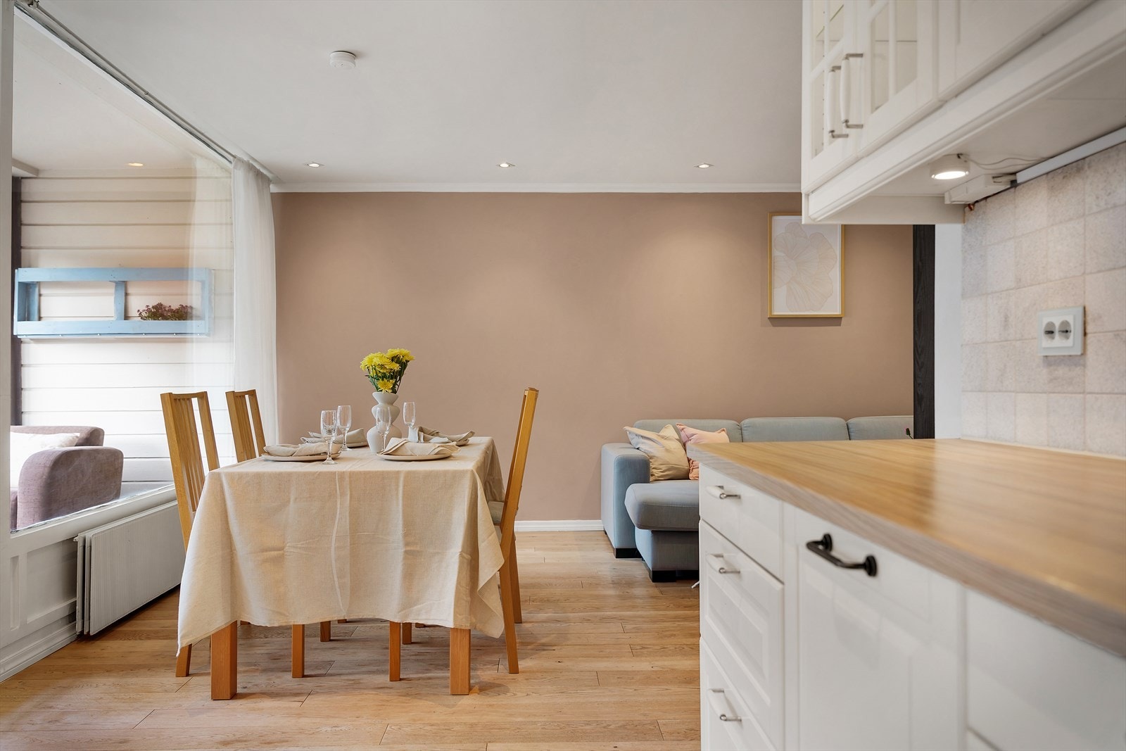 - Her kan du invitere familie og venner til hyggelige middager - Galleribilde