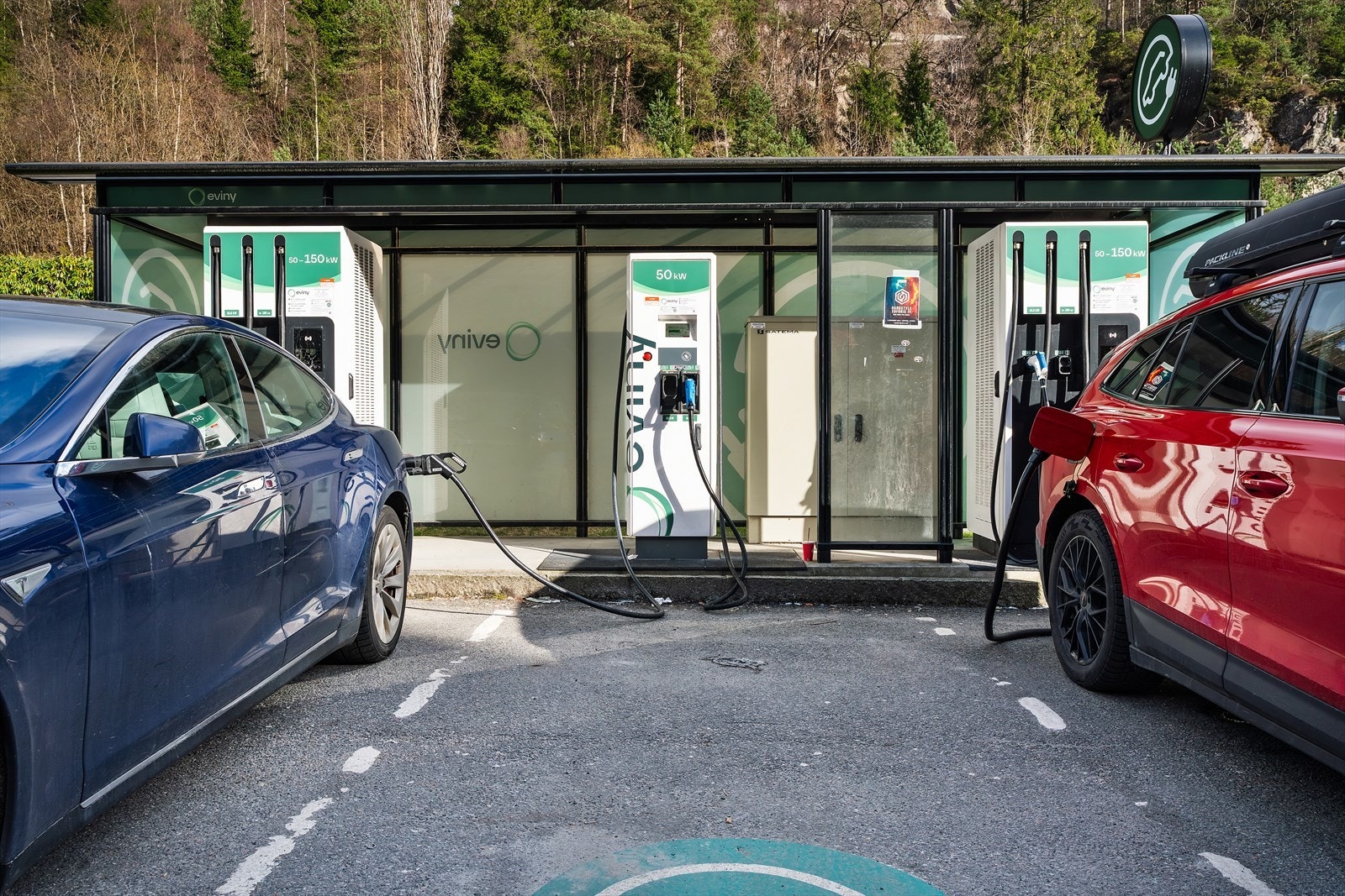 - Hurtiglading for el-bil er tilgjengelig igjennom bilkraft-app - Galleribilde