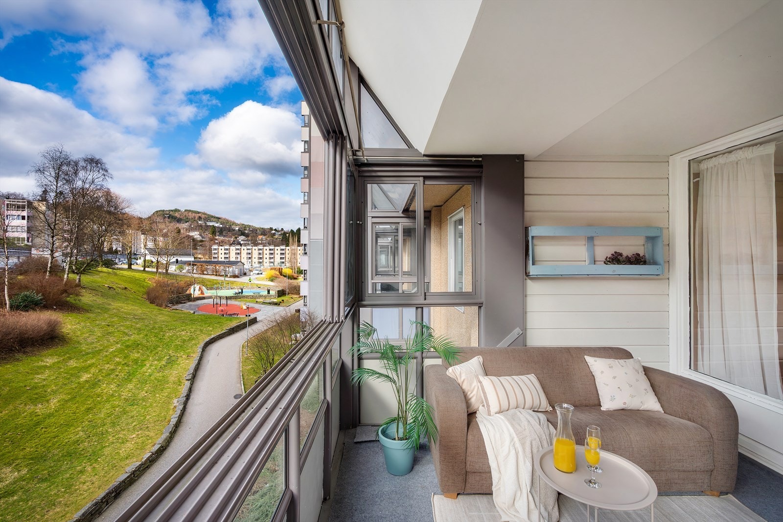 - Full oversikt til lekeplassen - perfekt om du har små barn - Galleribilde