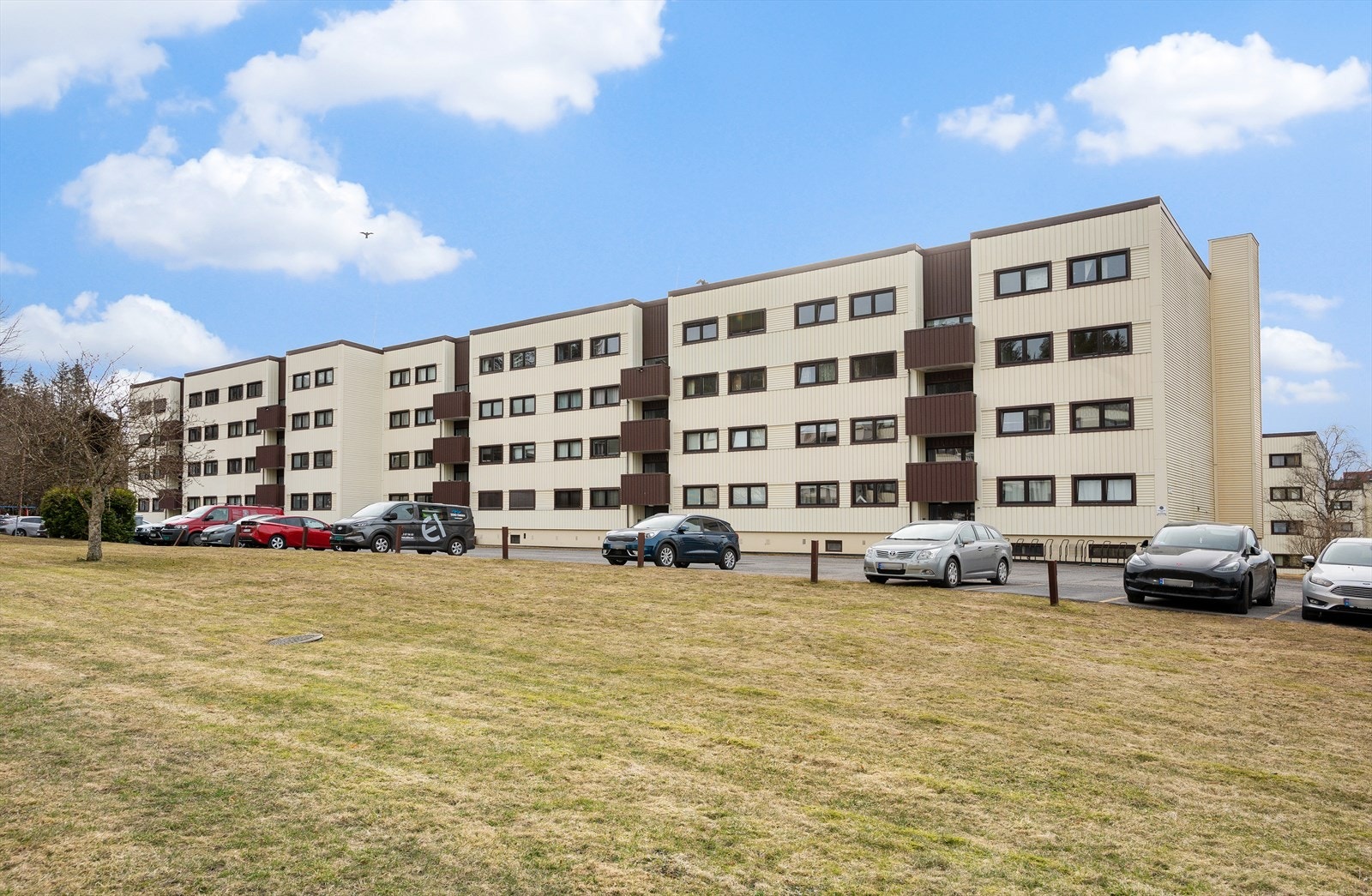 Veletablert og rolig boområde bestående hovedsakelig av lavblokkbebyggelse. Galleribilde