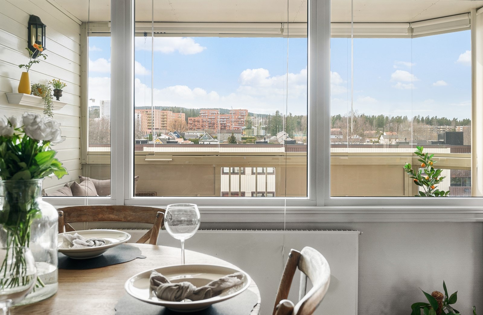 Det er montert radiatorer i leiligheten. Galleribilde