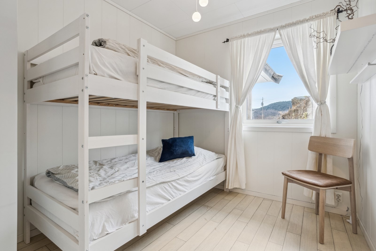 Soverom 2 er også romslig. Galleribilde