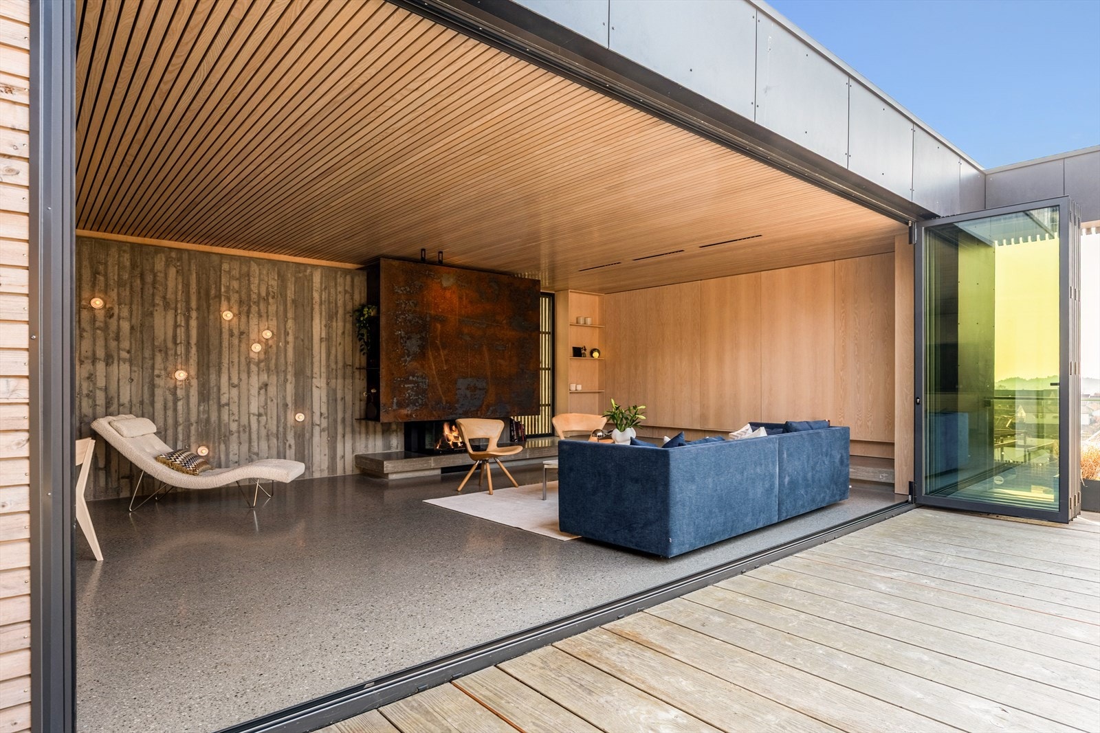 Når alt er åpent fungerer utesonen som en forlengelse av stuen Galleribilde