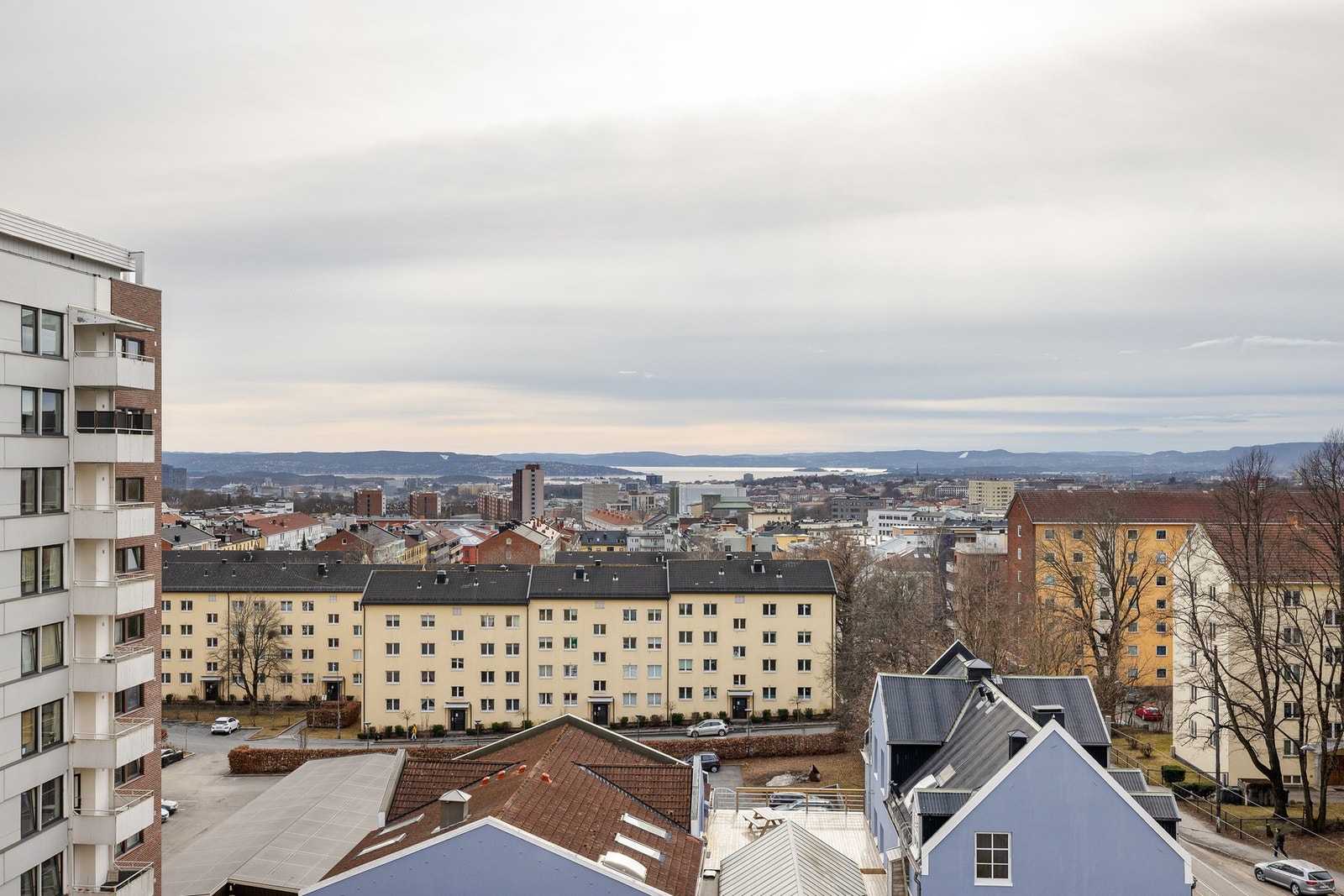 Med hjørnebeliggenhet har du herlig lysinnslipp fra to sider. Galleribilde