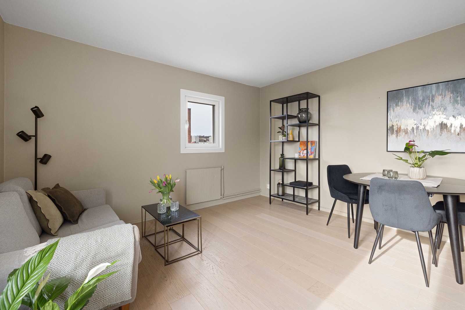 Vi liker planløsningen godt, da det er enkelt å skape soner for opphold. Galleribilde