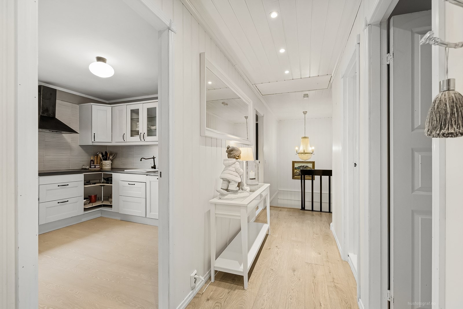 Gang i 2 etg. Galleribilde