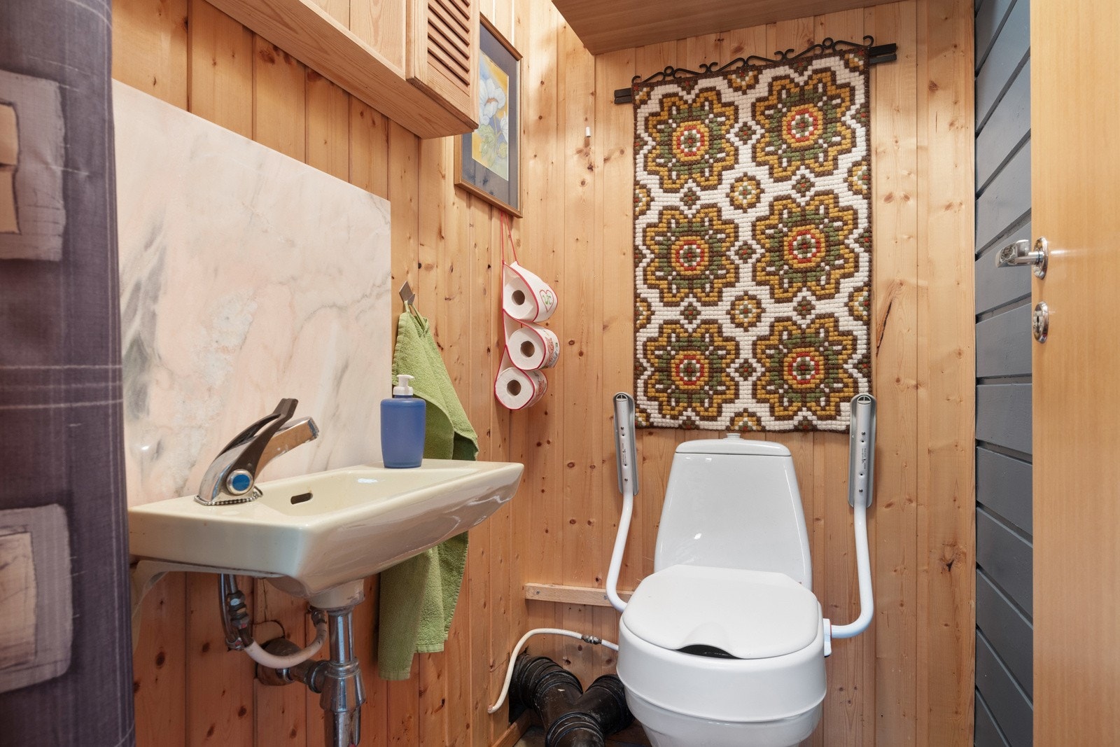 Toalettrom nr. 2 i underetasjen Galleribilde