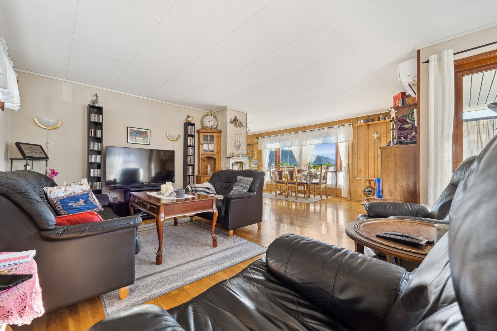 Nøytrale farger og tidløse materialvalg gjør det enkelt å sette sitt eget preg på rommet. Galleribilde