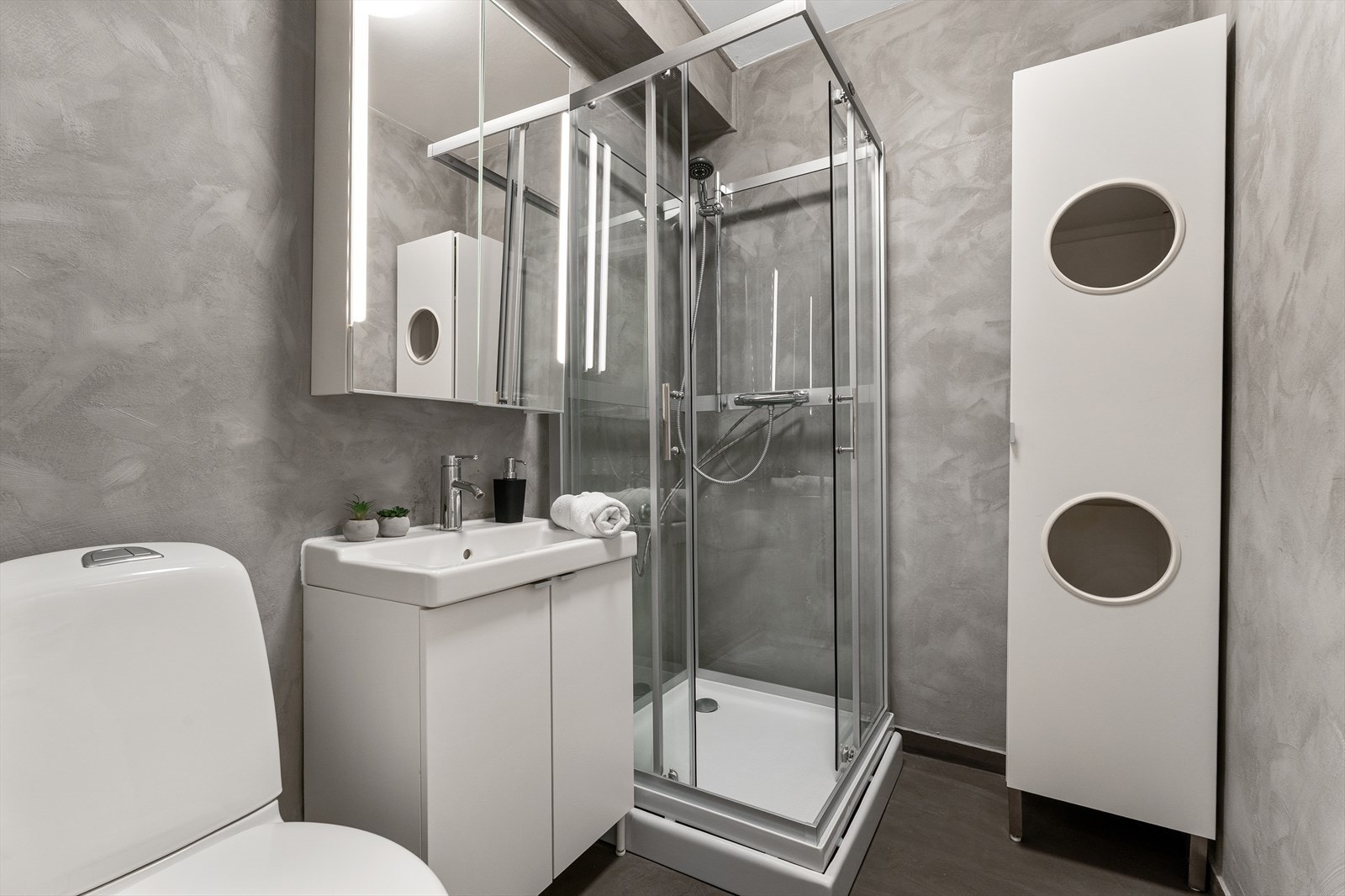 - Baderommet måler 3,5 m² - Galleribilde