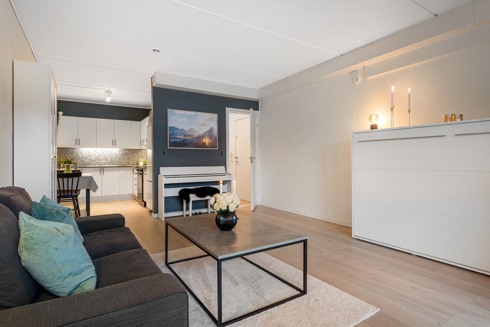 - Det er mye inkludert i felleskostnadene blant annet varmtvann og grunnpakke tv/internett - Galleribilde