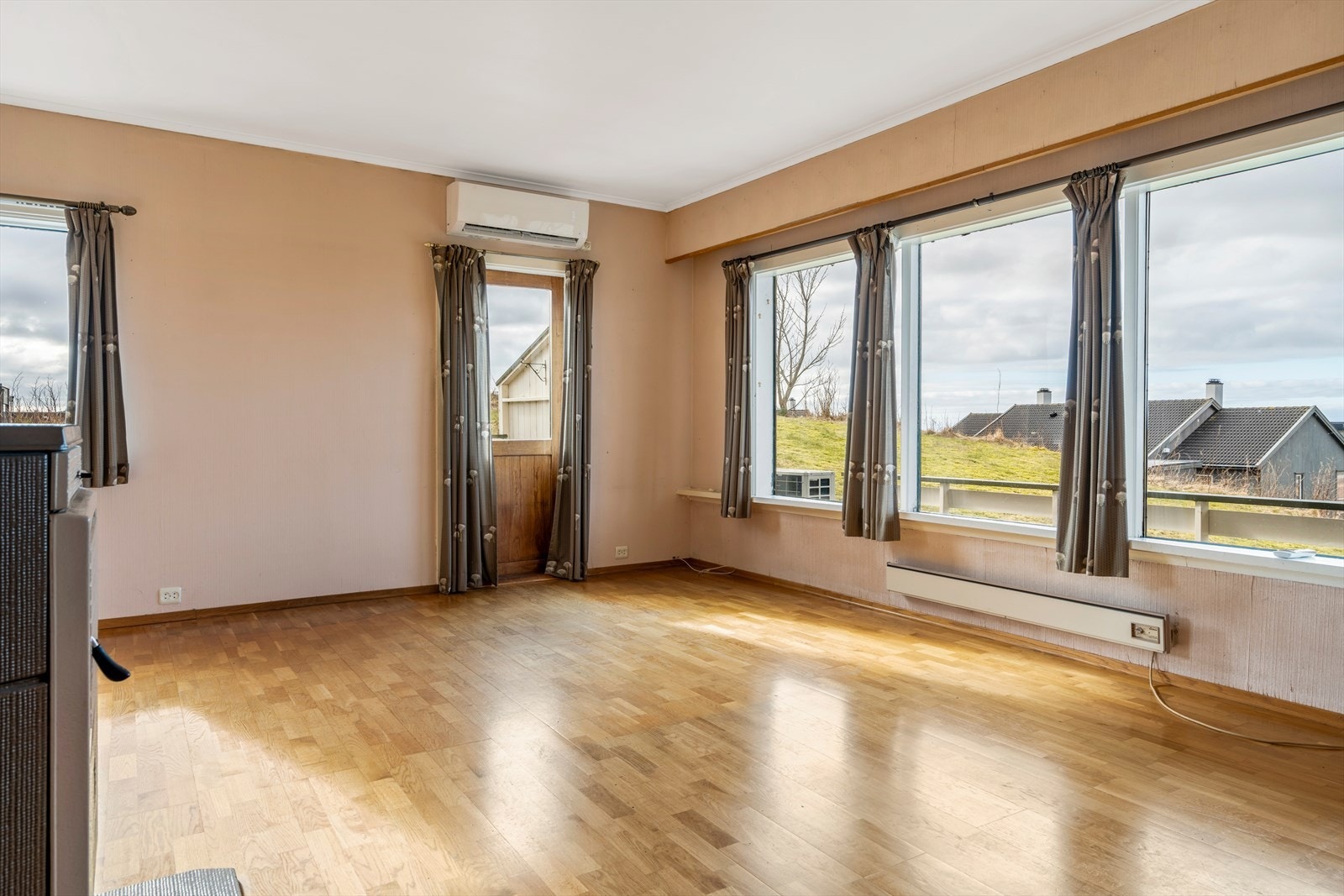 Det er montert varmepumpe "luft til luft" fra 2022/2023 i stuen Galleribilde