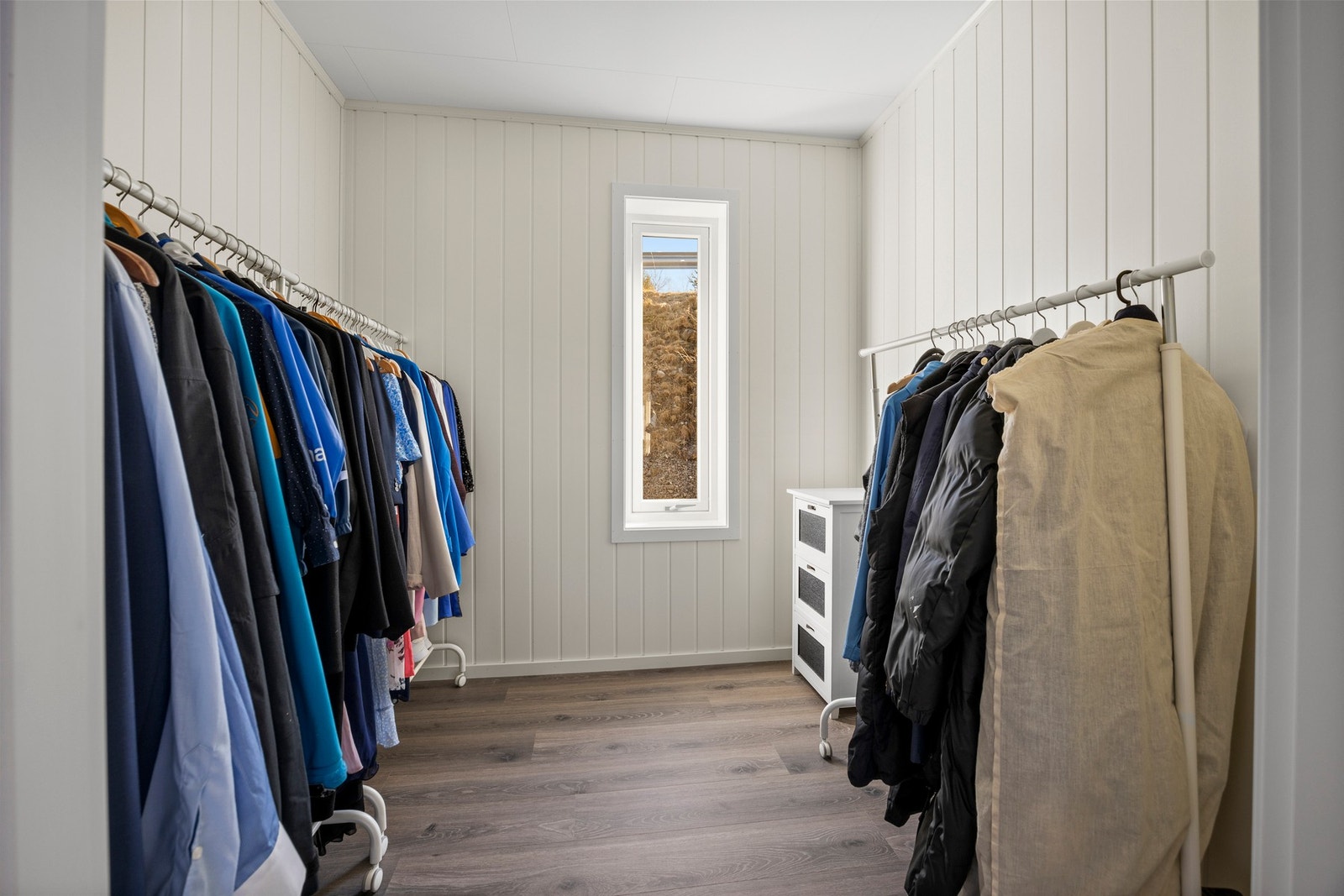 Bod benyttet til garderobe - 4 kvm. Galleribilde