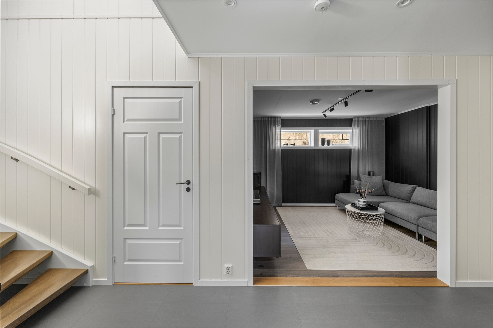 Dagens eier har åpnet vegg mellom gang og soverom, rommet brukes i dag som stue. Galleribilde