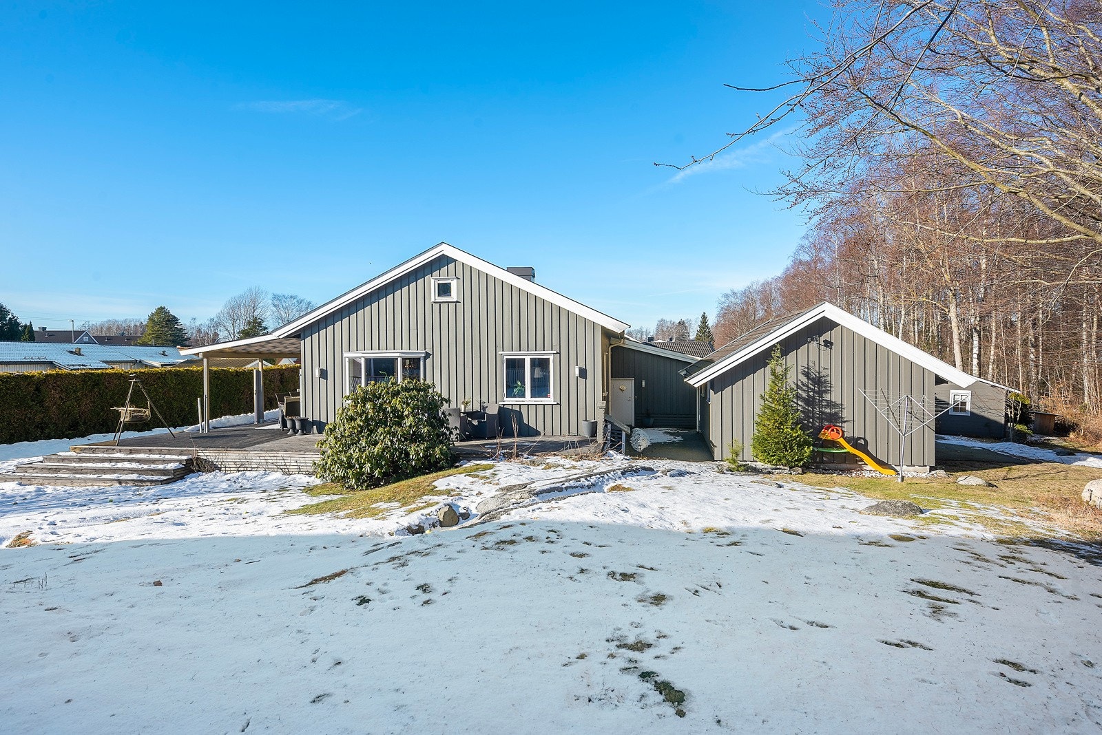 Særdeles barnevennlig hagetomt - perfekt for hunden, samt store og små Galleribilde