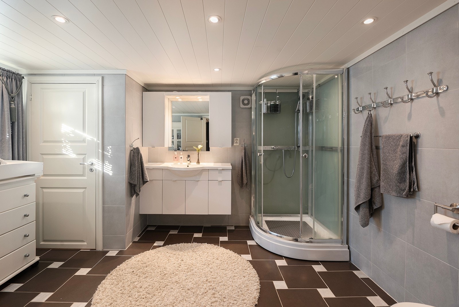 Bad i kjeller Galleribilde