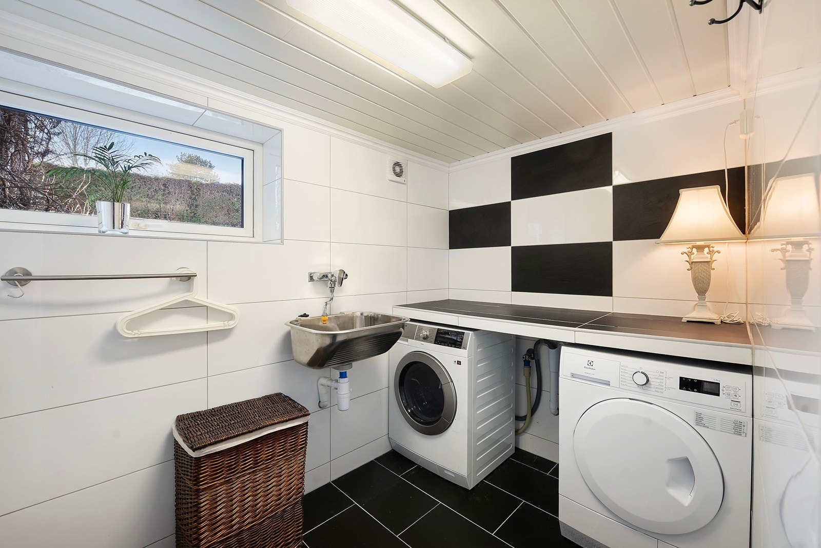 Vaskerom Galleribilde