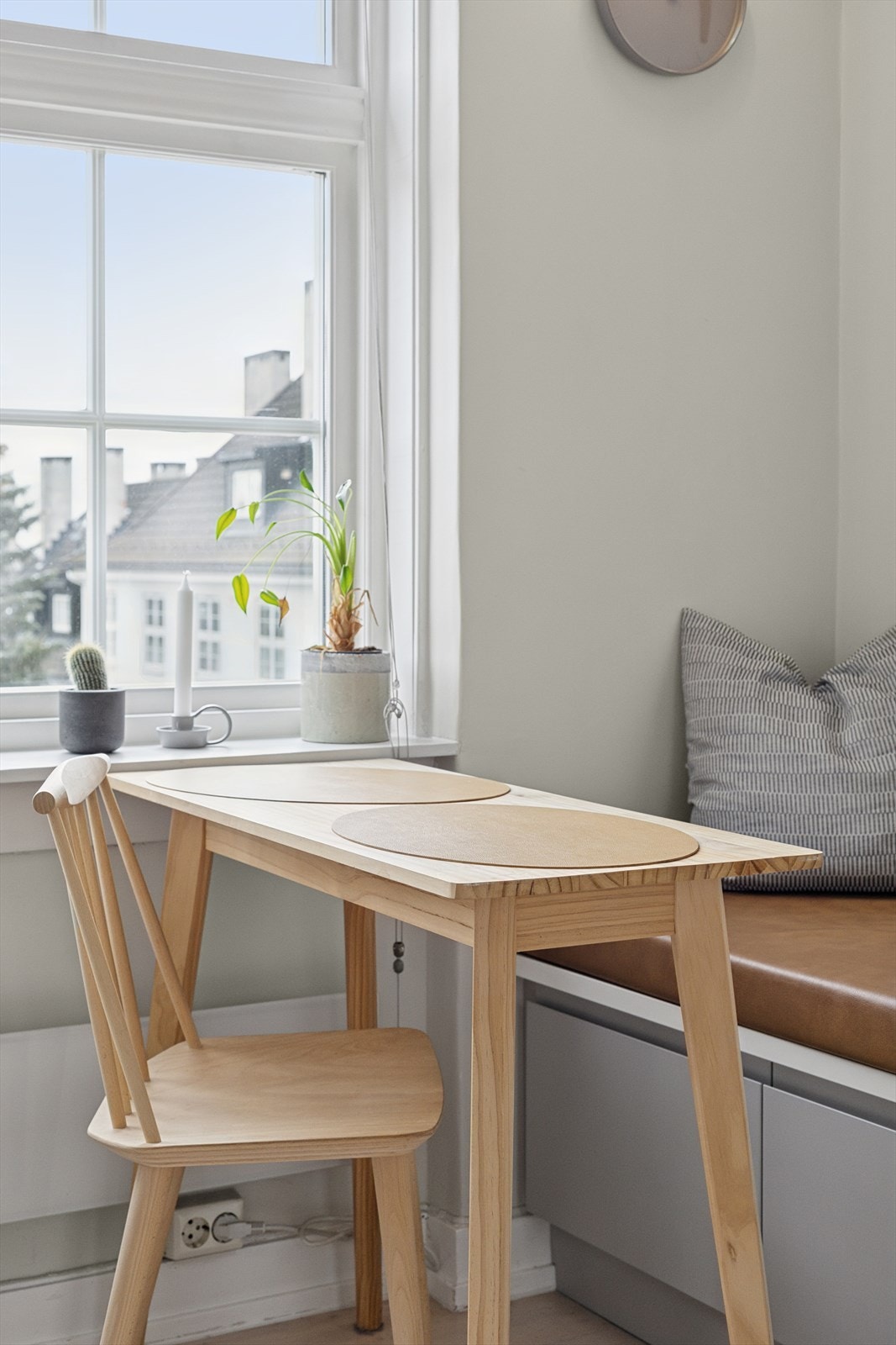 Plass til en spisegruppe på kjøkken. Galleribilde