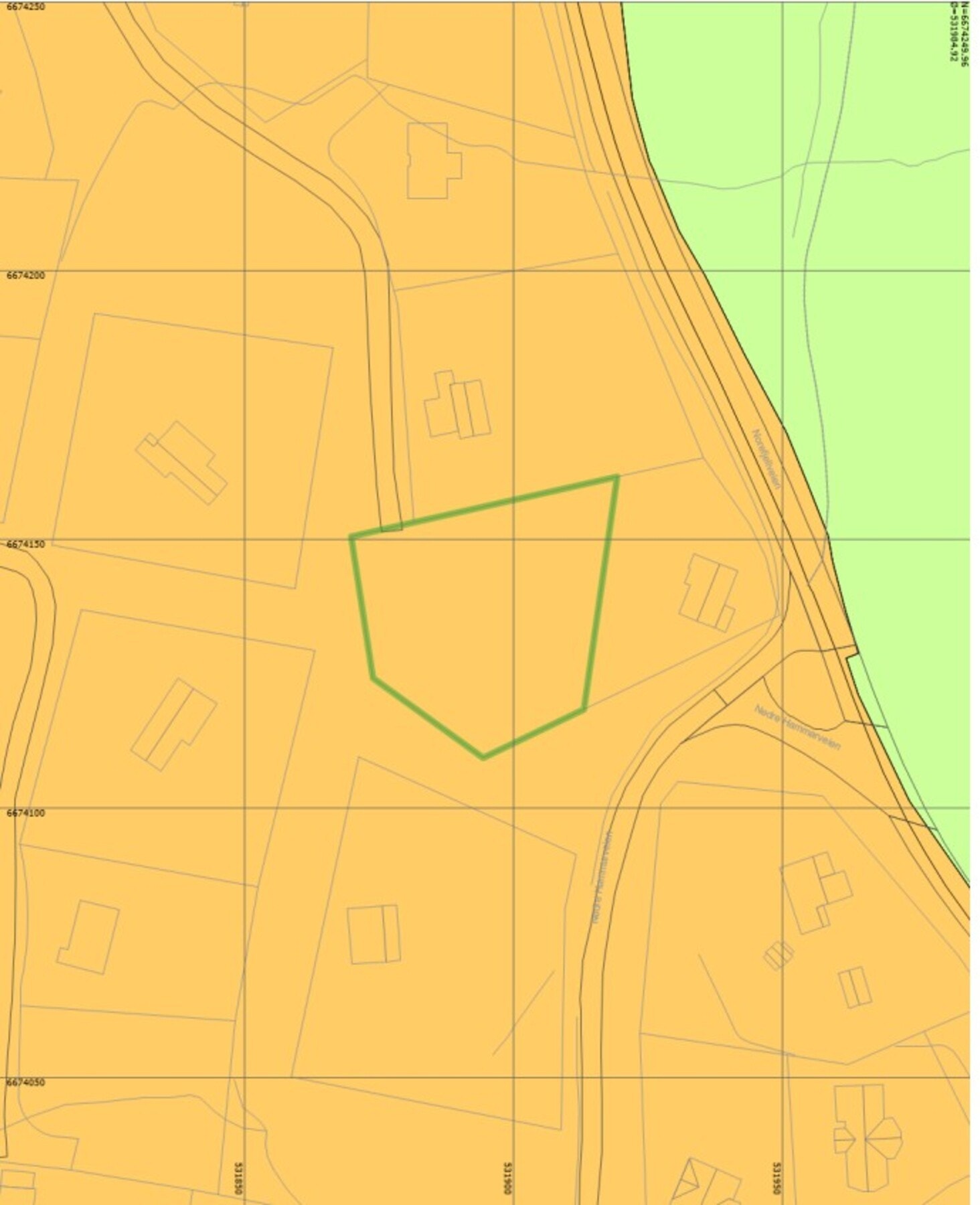 Oversiktskart over tomtegrensene. Se vedlegg for flere kart over tomten. Galleribilde