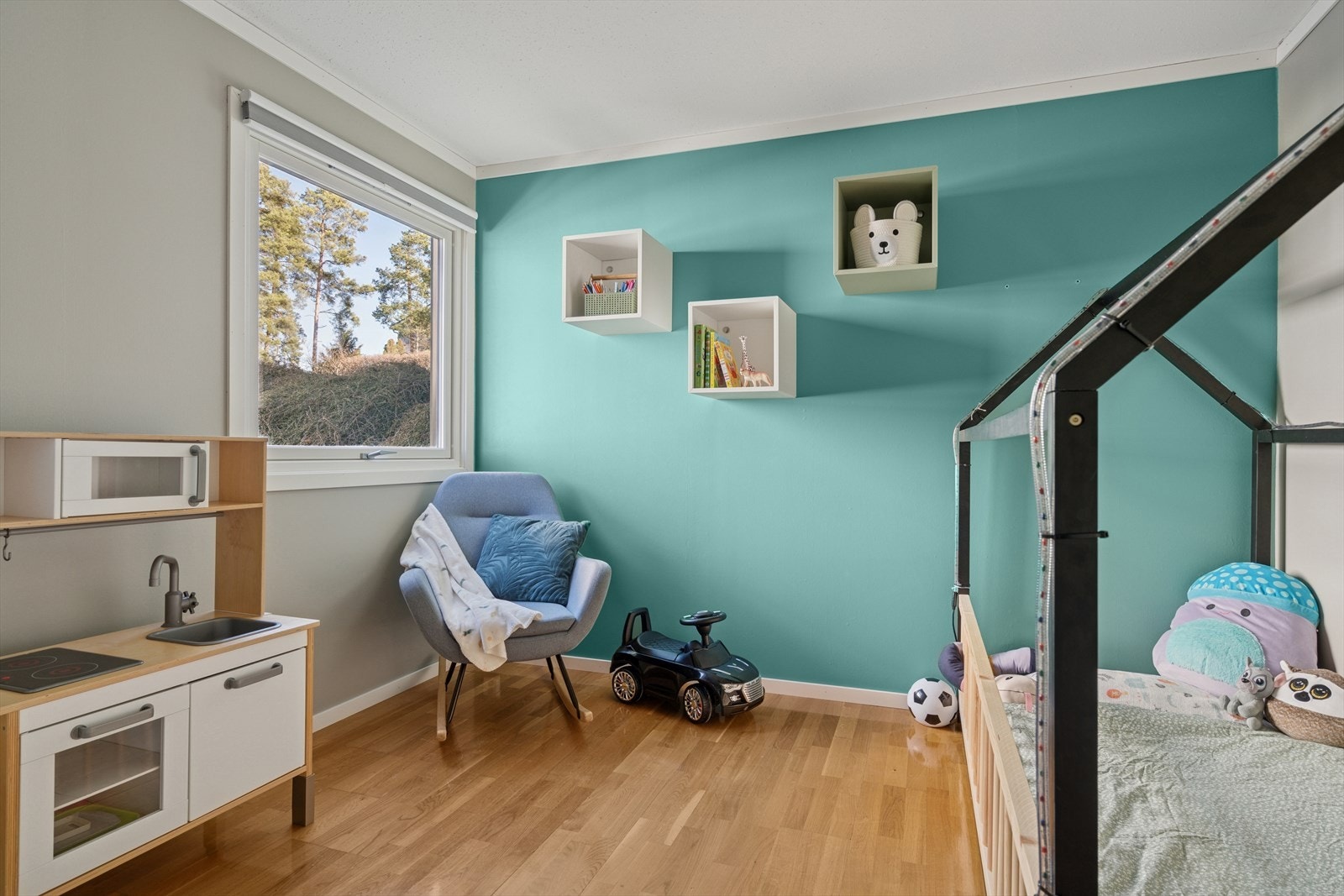 Det er 4 gode soverom i leiligheten. Galleribilde