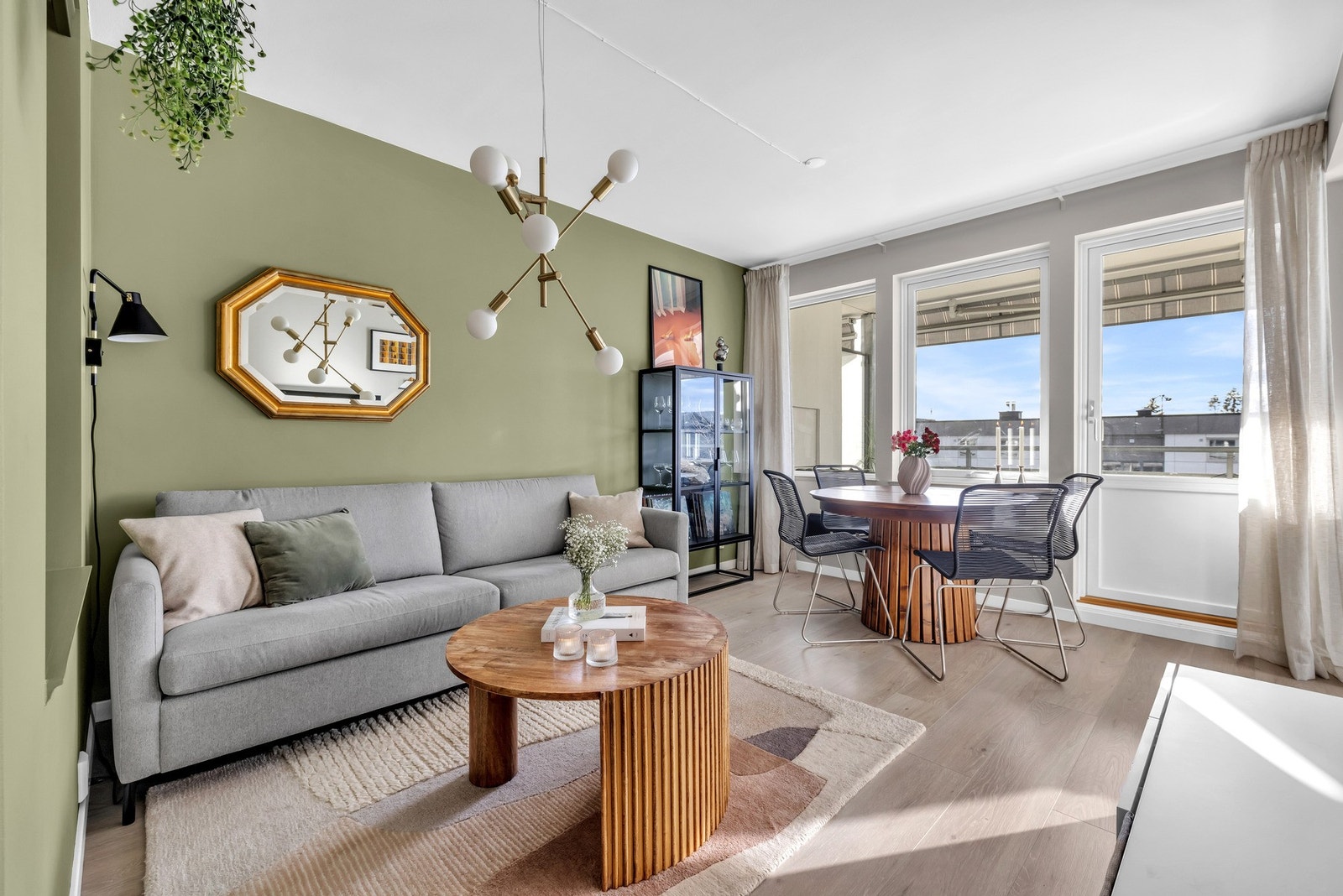 Christian Halvorsen v/EIE eiendomsmegling har gleden av å presentere Vittenbergveien 115! Galleribilde