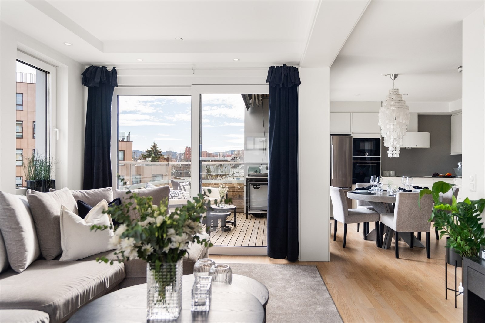 Fri og åpen utsikt mot vest. Galleribilde