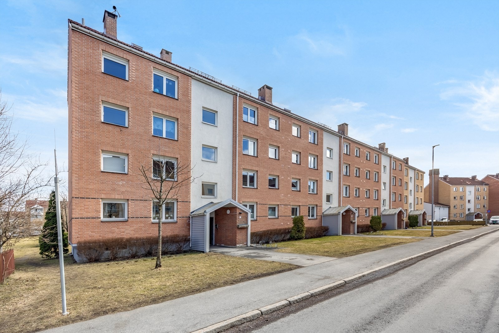 Borettslaget har parkeringsplasser som leies ut etter venteliste. Galleribilde