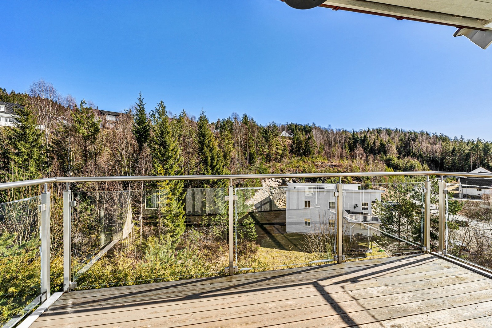 Utgang til balkong fra stua Galleribilde