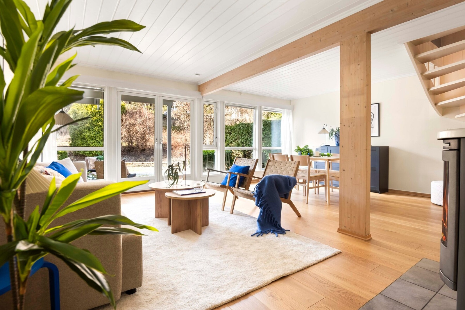 Et meget familievennlig og delikat rekkehus over to plan. Galleribilde