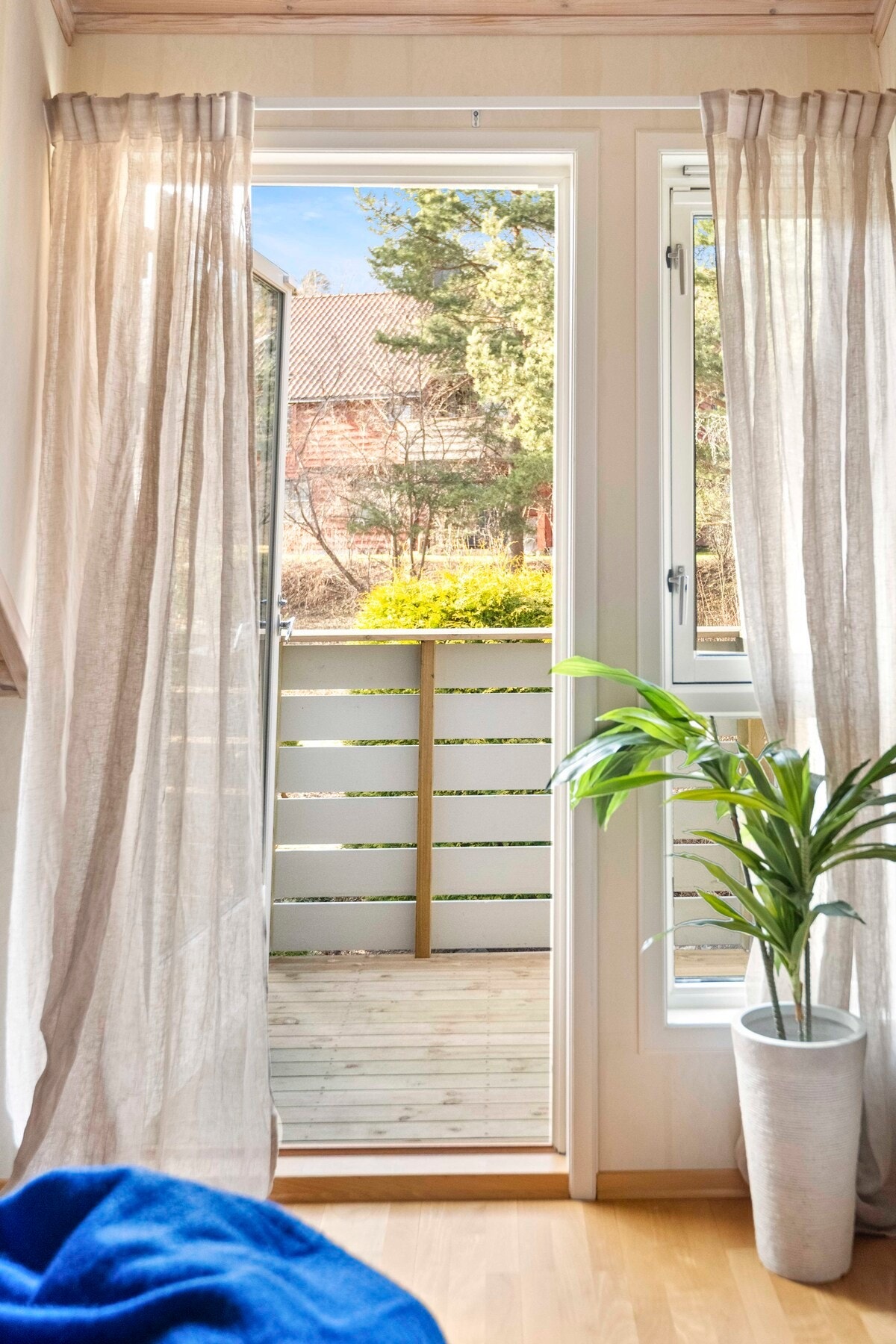 Fra soverommet er det utgang til en koselig balkong på ca. 3 kvm Galleribilde