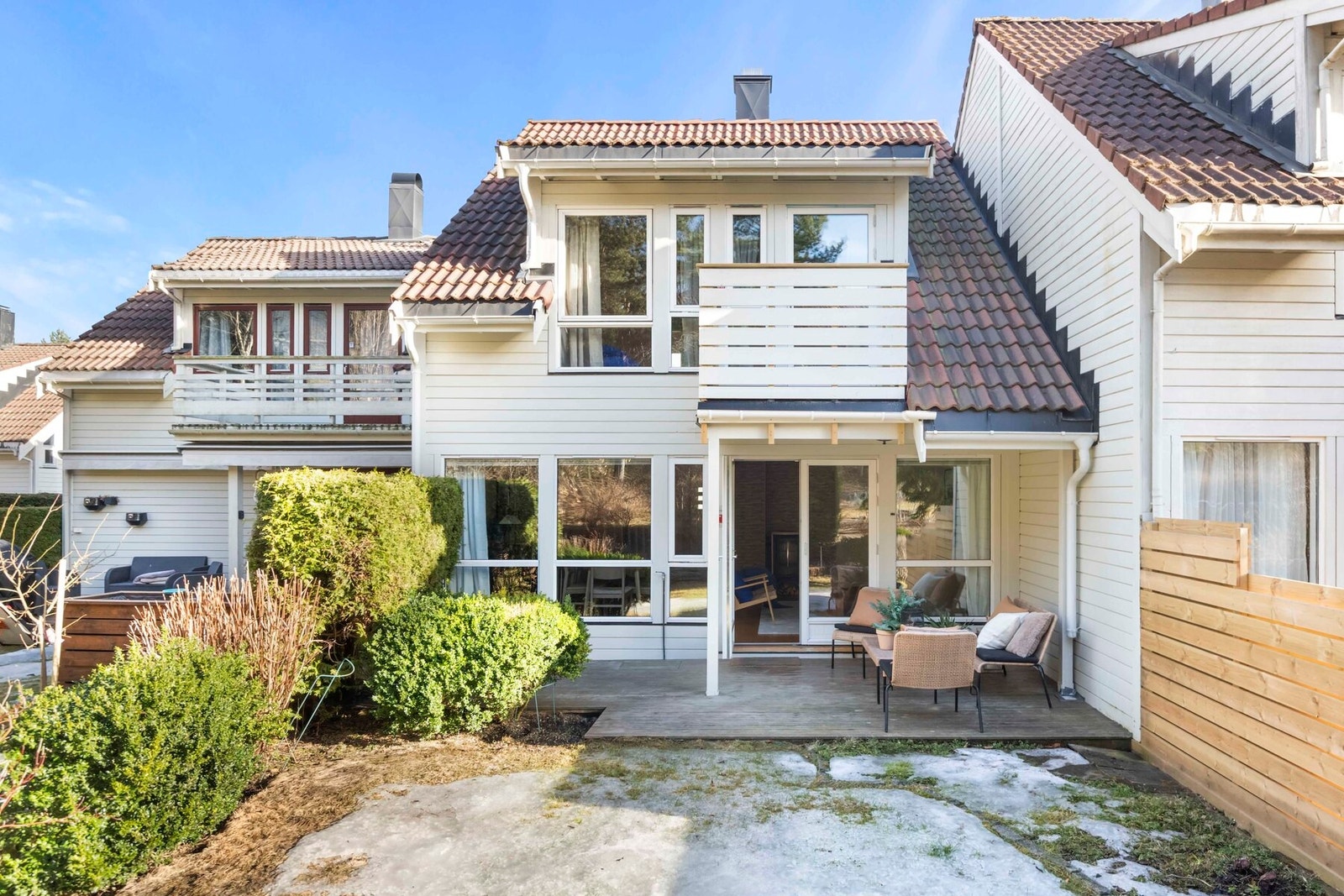 Velkommen til Gjettumveien 49 - presentert av Elise Riise Johnsen, tlf. 90 11 08 66. Galleribilde