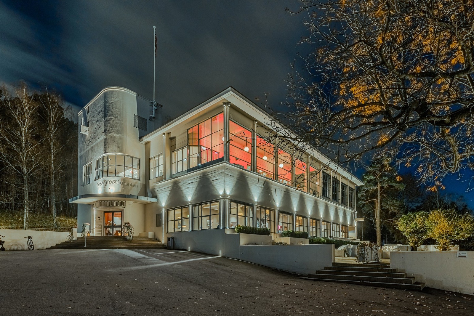 Det er kort vei til Ekebergrestauranten og Ekebergsletta Galleribilde