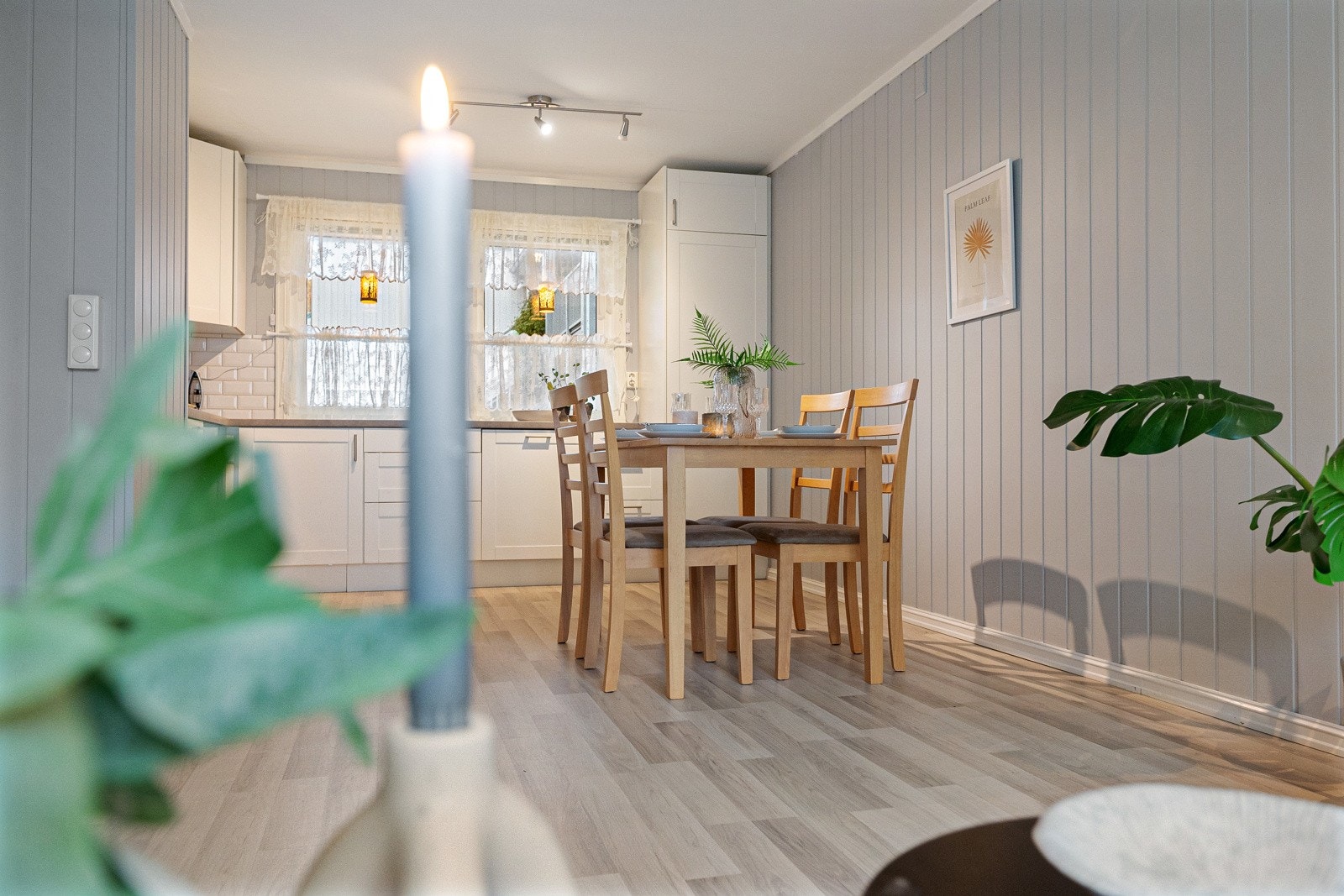 I dette oppholdsrommet er det også plass til et spisebord, Galleribilde